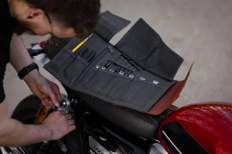 MOTONE "THE SCOUT" LEATHER & WAXED CANVAS TOOL ROLL FULLY LOADED INCL. TOOLS