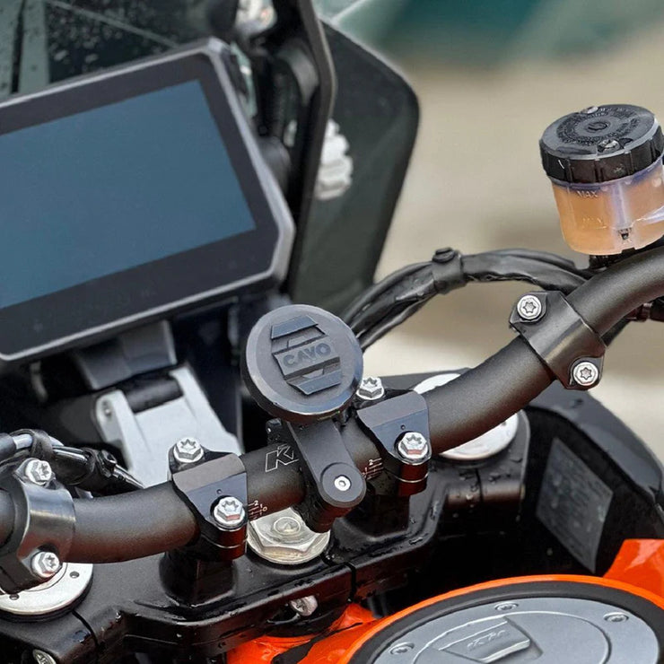 CAYO MOTO.DOKK HANDLEBAR PHONE MOUNT W/ USB-A CABLE, CHARGING MODULE, AND VIBRATION DAMPENER