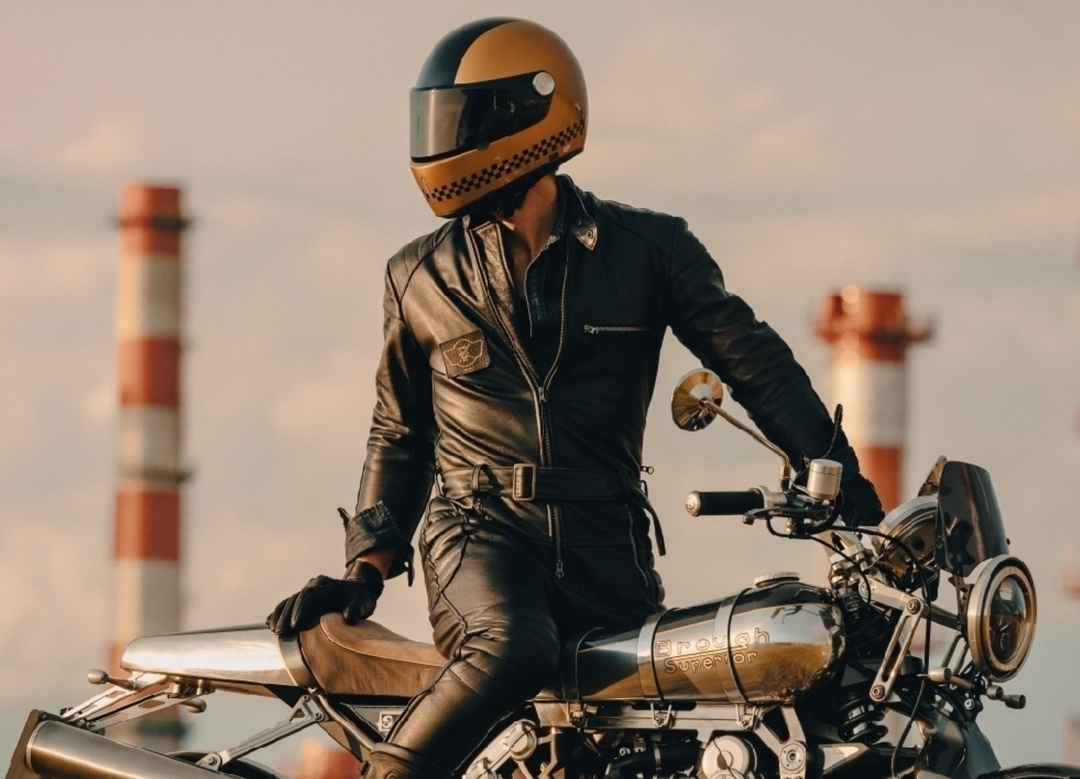 『HAMI 2430 GOLD×BLACK』 NEXX X.G100R HELMET - FINISH LINE GOLD/BLACK - SIZE S - SALE