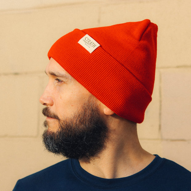 STRATH MOTO x FLANNEL FOXES TIGHT-KNIT TOQUE/BEANIE - RED