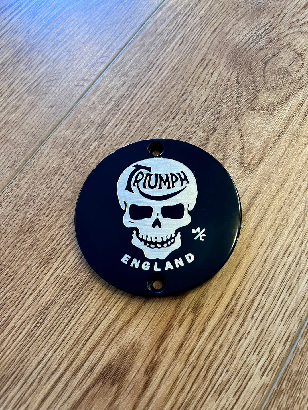 TRIUMPH ENGLAND M/C CLUTCH COVER BADGE FOR LC TRIUMPH TWINS - LAST