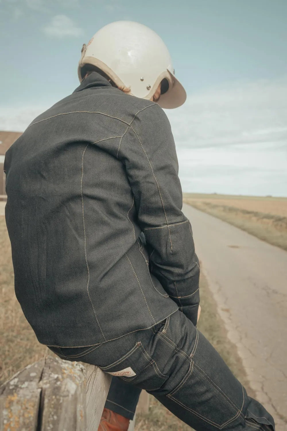 AGE OF GLORY GARMENTS – Strath Moto