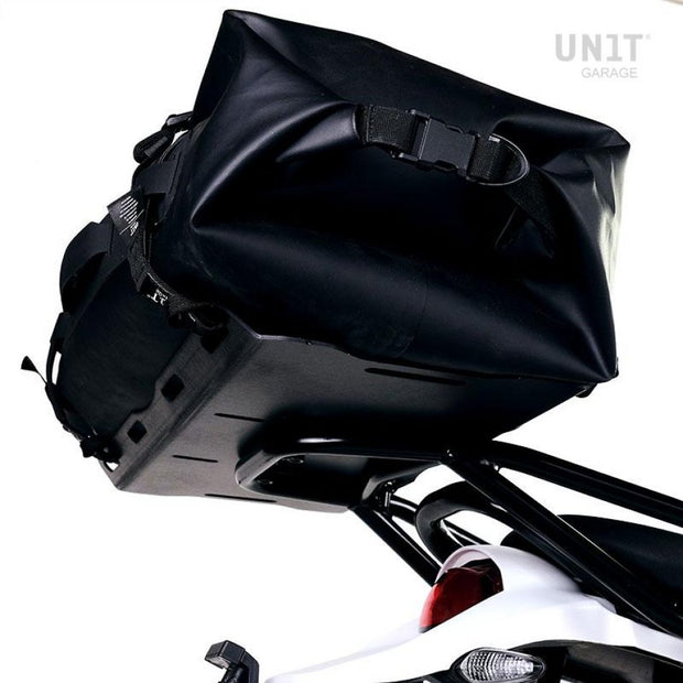 UNIT GARAGE LUGGAGE RACK EXTENSION PLATE - BLACK