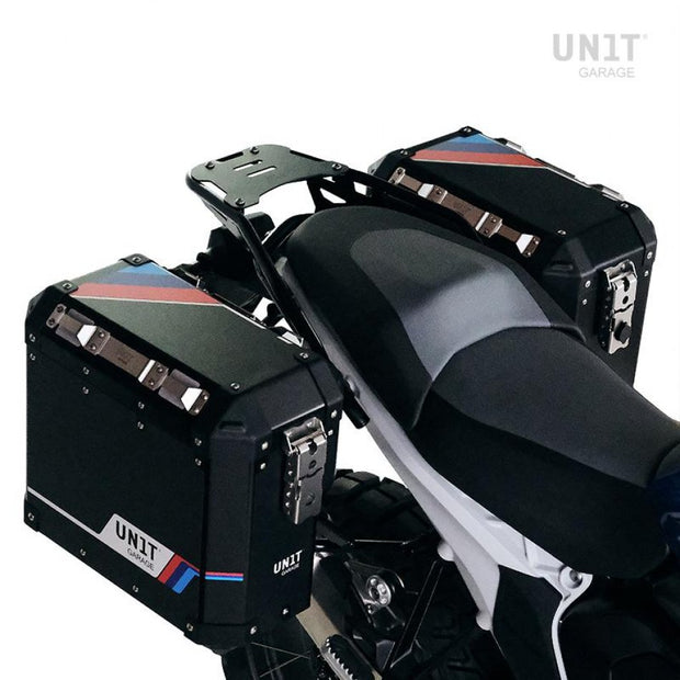 UNIT GARAGE REAR LUGGAGE RACK WITH PASSENGER GRIP BMW R1300GS W/ BLACK ALUMINIUM PLATE - BLACK