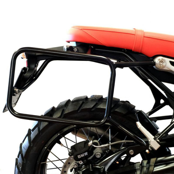 UNIT GARAGE CULT SIDE PANNIER IN WAXED SUEDE W/ ALUMINUM BACK PLATE + STAINLESS STEEL QRS & LOCK + RT SUBFRAME NINET FOR ATLAS PANNIER