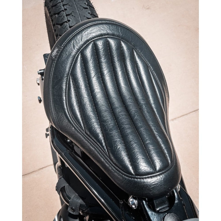 MOTONE KING COBRA RIBBED SEAT FOR TRIUMPH BOBBER - BLACK