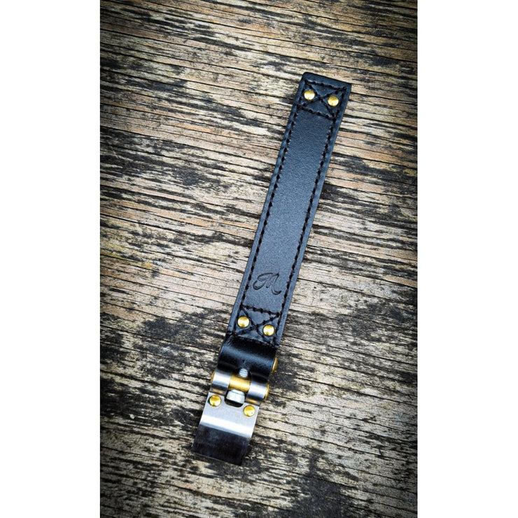 MOTONE THE BELTANE - BOBBER/SPEEDMASTER BATTERY STRAP - BLACK LEATHER & BRASS