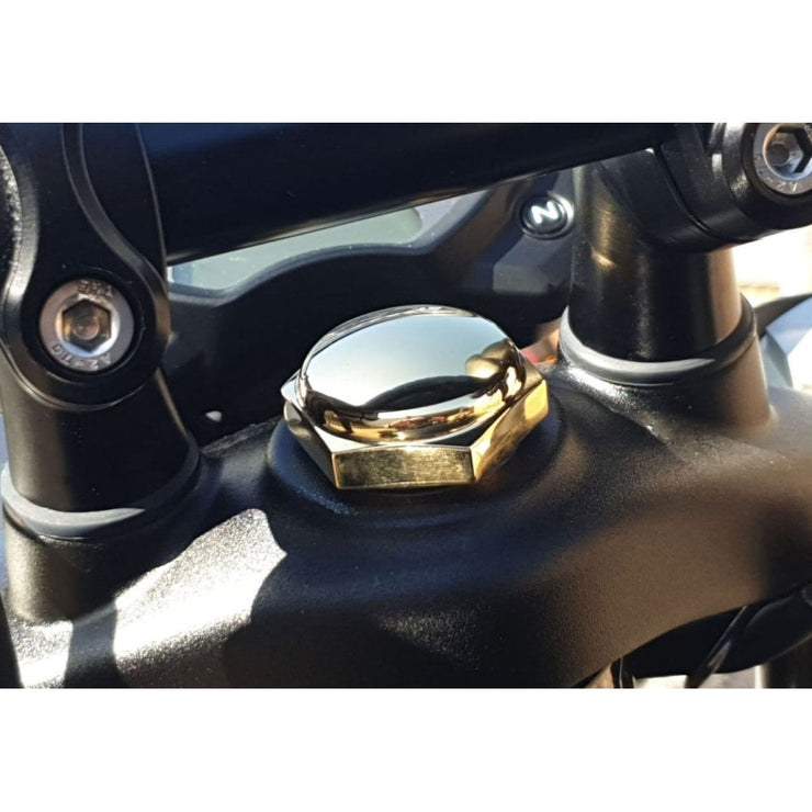 MOTONE "THE BOSS" - TOP YOKE/STEERING STEM NUT FOR LC TRIUMPHS - BRASS