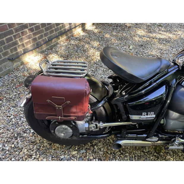 MOTONE VOYAGER REAR RACK - FOR TRIUMPH BOBBER / INDIAN SCOUT / HARLEY / BMW R18 - BLACK