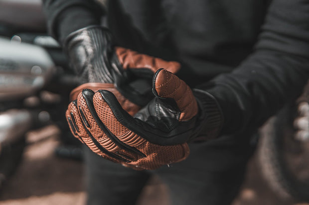 GOLDTOP x RETURN OF THE CAFE RACERS SILK LINED PREDATOR GLOVES - SIZE M - LAST ONE!