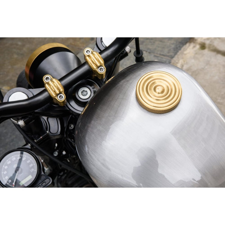 MOTONE INFINITY GAS CAP - BRASS RIPPLED TOP - ALUMINIUM THREAD