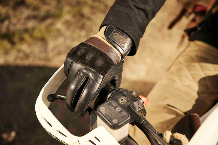 FUEL TRIPLE CROWN GLOVES - M, XL